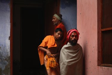 1482919949-5863900dd6ea6-banaras-india-documentary-photography-by-indian-artist-diwan-manna-img-2487a.jpg